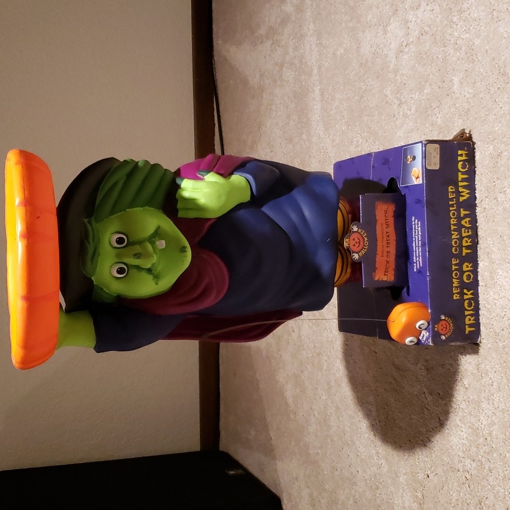 NWT Vtg Mr. Christmas Halloween Trick or Treat Witch wheeled with Remote Control